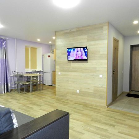 Zaporizhia 3-Room Apartment Near Inturist On Sobornyi Avenue 156, By Grandhome מראה חיצוני תמונה