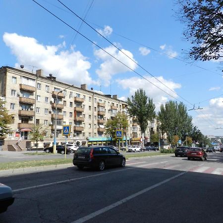 Zaporizhia 3-Room Apartment Near Inturist On Sobornyi Avenue 156, By Grandhome מראה חיצוני תמונה