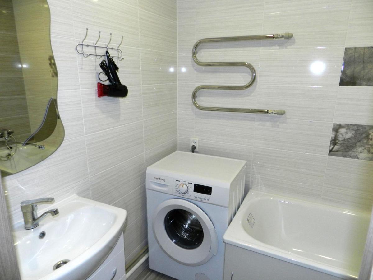 Zaporizhia 3-Room Apartment Near Inturist On Sobornyi Avenue 156, By Grandhome מראה חיצוני תמונה