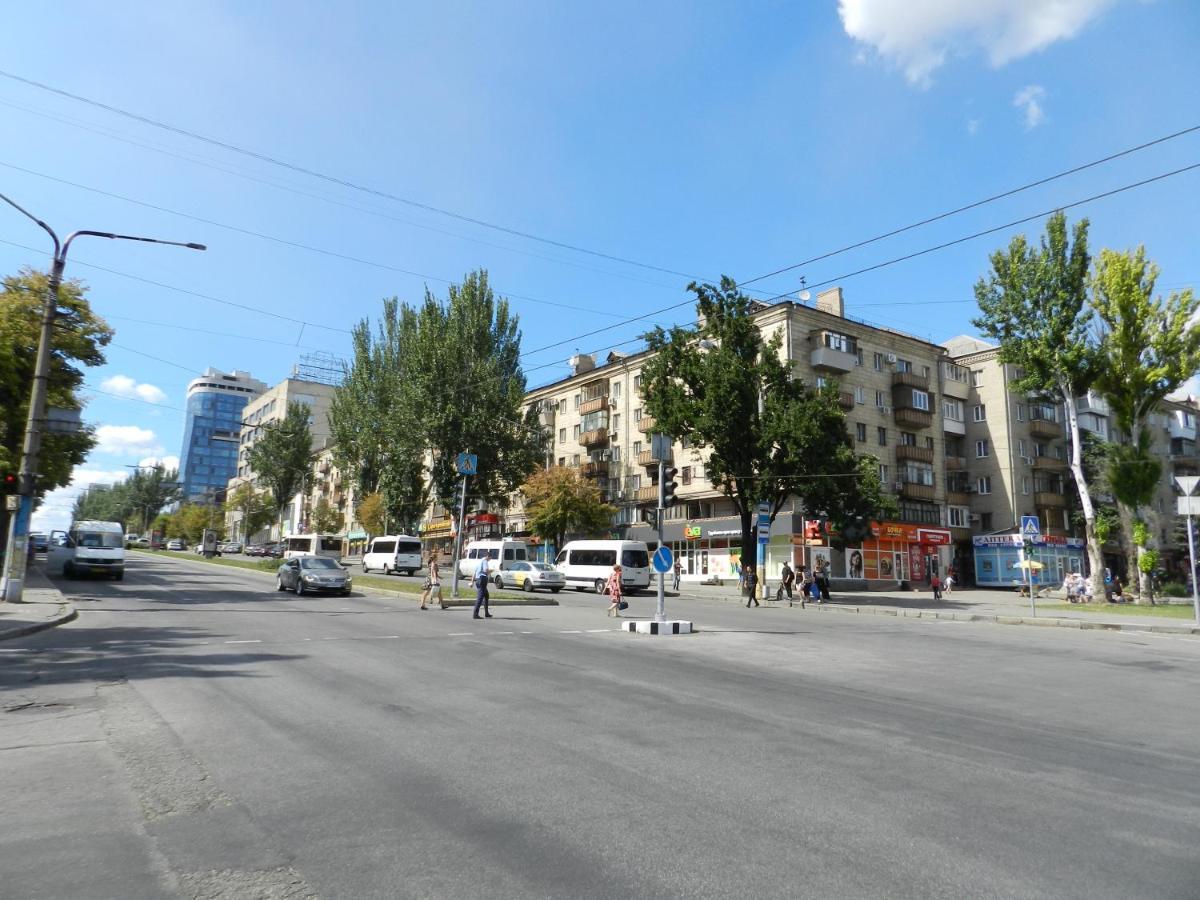 Zaporizhia 3-Room Apartment Near Inturist On Sobornyi Avenue 156, By Grandhome מראה חיצוני תמונה